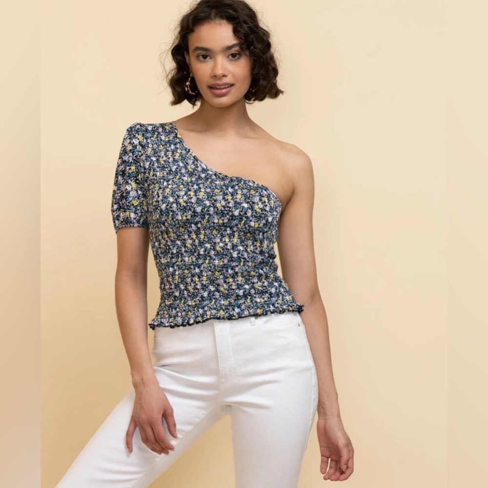 Ricki’s One Sleeve Puffy Shoulder Smocked Blue Ditsy Floral Top - Picture 2 of 4